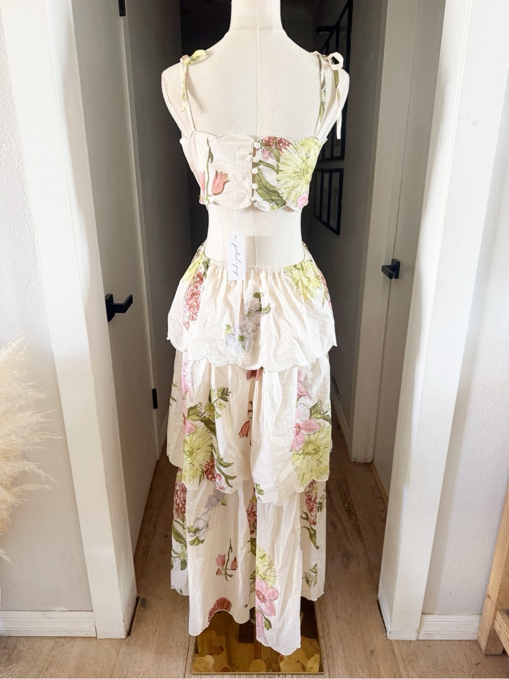 Petal & Pup Adelaide Scallop Cutout Tie Strap Maxi Dress Sz NWT - Picture 7 of 11